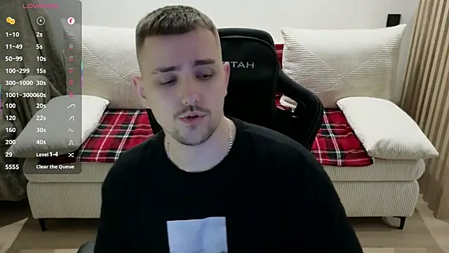 Larstar01 online show from 02/21/26, 10:44