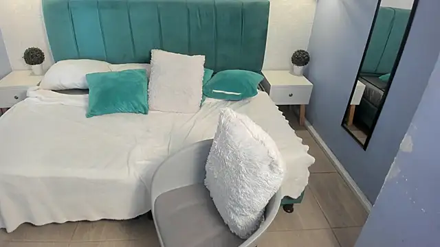 tiffani  love online show from 02/13/25, 12:00