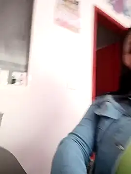 tiffani  love online show from 11/22/25, 08:30