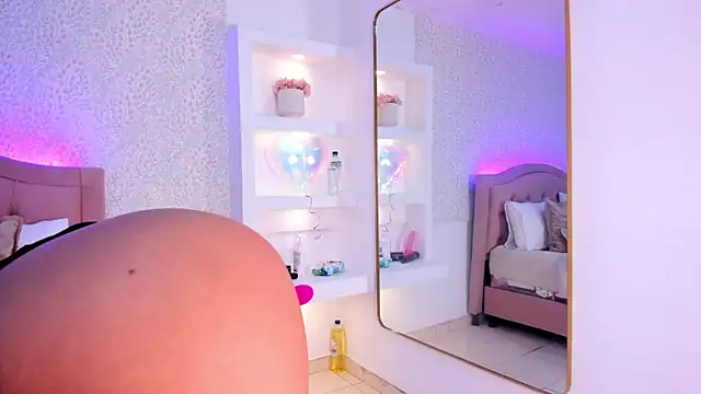 Emi latingirl online show from 03/13/26, 07:20