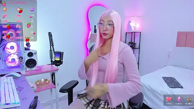 MarianaBranzz online show from 10/02/25, 11:01