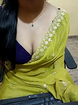 Snapshot of Nithya_05 chatting on 10/13/25, 04:56 Nithya 05 online show from 10/13/25, 04:56