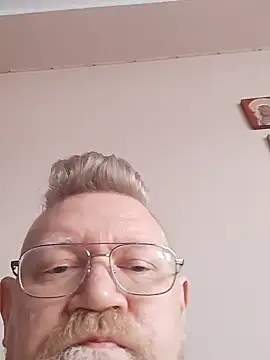 Pol1074 online show from 04/15/26, 09:16