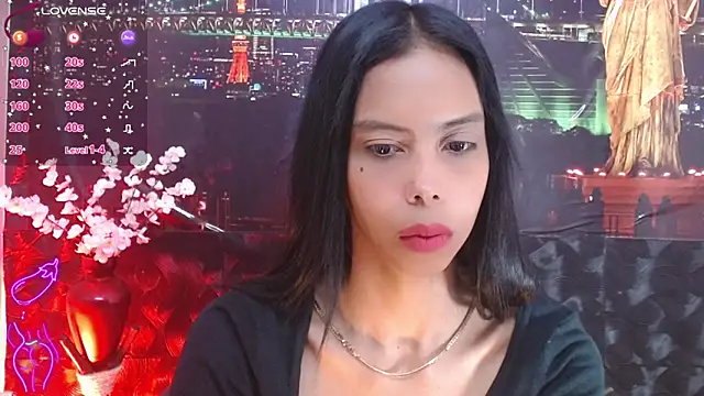 Snapshot of Catalella_Ar chatting on 05/17/26, 03:15 Catalella Ar online show from 05/17/26, 03:15