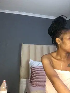 Nicole Liam  online show from 10/12/25, 10:58