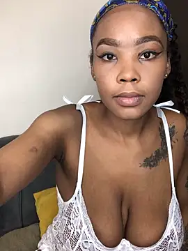 Nicole Liam  online show from 12/20/25, 04:41