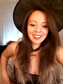 Kimiechanuwu online show from 10/31/25, 03:57