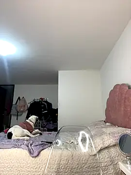 Snapshot of tati__22 chatting on 09/18/25, 07:27 tati  22 online show from 09/18/25, 07:27