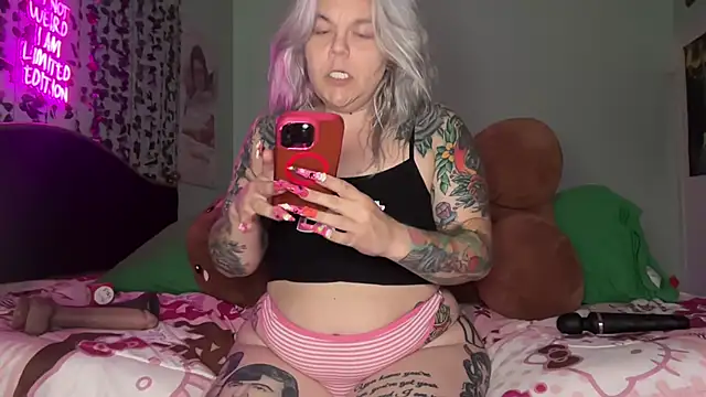 CherryBombBomb online show from 06/25/26, 05:12