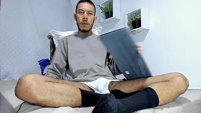 Aronxxs online show from 03/01/25, 10:45