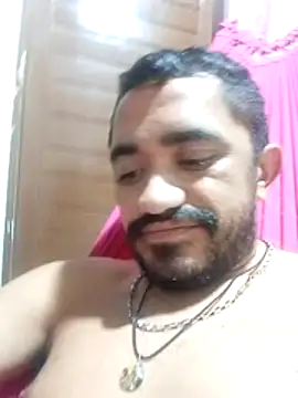 Snapshot of Henrique42 chatting on 05/17/26, 11:12 Henrique42 online show from 05/17/26, 11:12