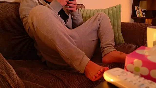 Snapshot of Ashinaga_oj chatting on 01/02/25, 01:30 Ashinaga oj online show from 01/02/25, 01:30