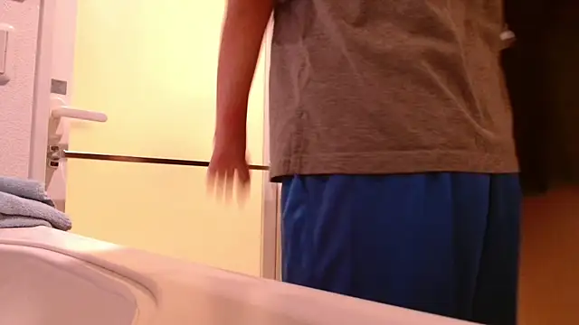 Snapshot of Ashinaga_oj chatting on 01/02/25, 05:39 Ashinaga oj online show from 01/02/25, 05:39