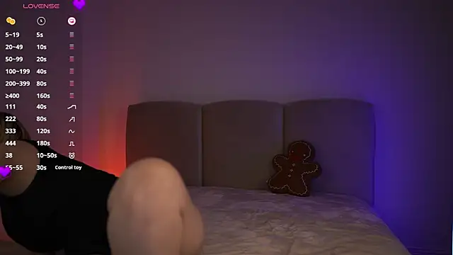 emilymoore   online show from 12/20/25, 11:17