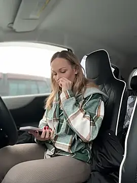 LavenderHot online show from 12/15/25, 03:00