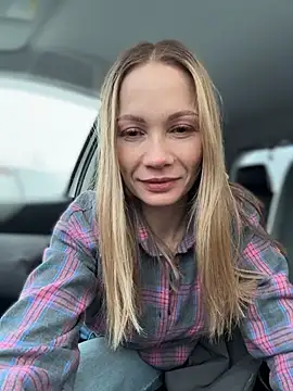 LavenderHot online show from 12/17/25, 03:23