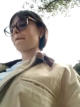 Snapshot of Violeta_12- chatting on 09/30/25, 09:09 Violeta 12- online show from 09/30/25, 09:09