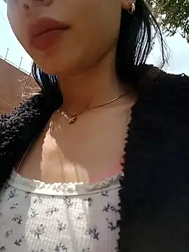 Snapshot of Violeta_12- chatting on 04/26/26, 06:38 Violeta 12- online show from 04/26/26, 06:38