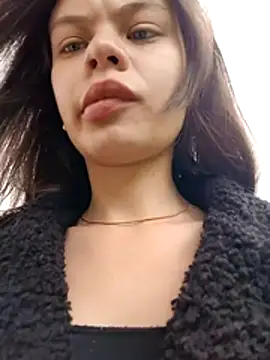 Snapshot of Violeta_12- chatting on 04/29/26, 05:30 Violeta 12- online show from 04/29/26, 05:30