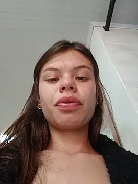 Snapshot of Violeta_12- chatting on 05/30/26, 04:15 Violeta 12- online show from 05/30/26, 04:15