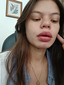 Snapshot of Violeta_12- chatting on 06/26/26, 03:49 Violeta 12- online show from 06/26/26, 03:49