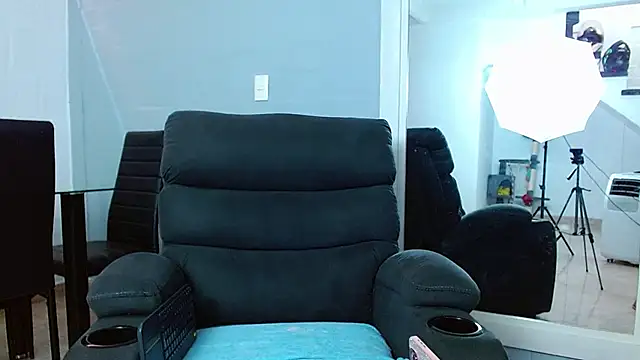 rousebonnett online show from 01/23/25, 04:15