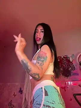 Snapshot of CieloTaylor chatting on 03/09/25, 01:04 CieloTaylor online show from 03/09/25, 01:04