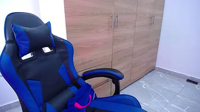 Deiisy Queen online show from 11/18/25, 10:25