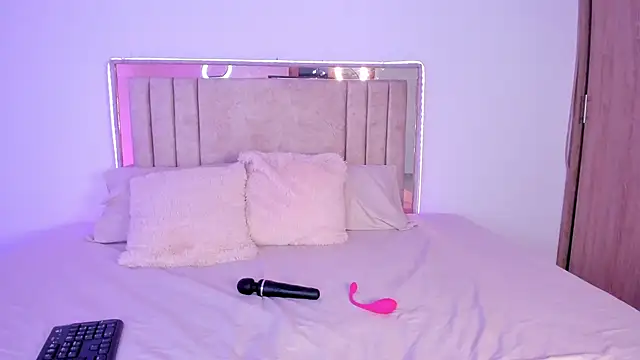 Deiisy Queen online show from 11/19/25, 07:47