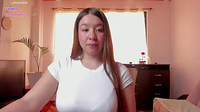 Snapshot of Simply_Zoe__ chatting on 02/27/25, 06:09 Simply Zoe   online show from 02/27/25, 06:09