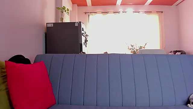 Snapshot of Simply_Zoe__ chatting on 10/04/25, 04:49 Simply Zoe   online show from 10/04/25, 04:49