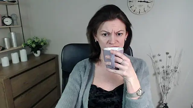 VivianWILD online show from 01/10/25, 06:53