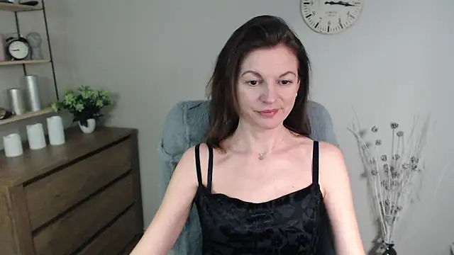 VivianWILD online show from 01/10/25, 10:28