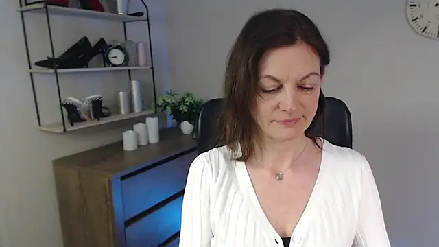 VivianWILD online show from 02/25/25, 07:20