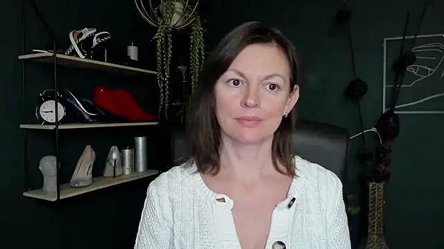 VivianWILD online show from 03/21/25, 04:18