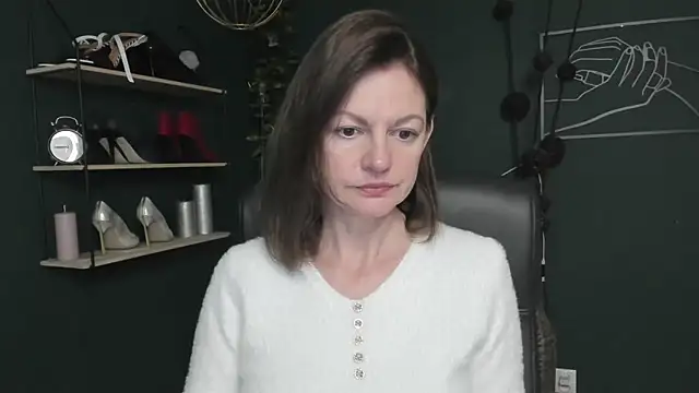 VivianWILD online show from 10/17/25, 06:05