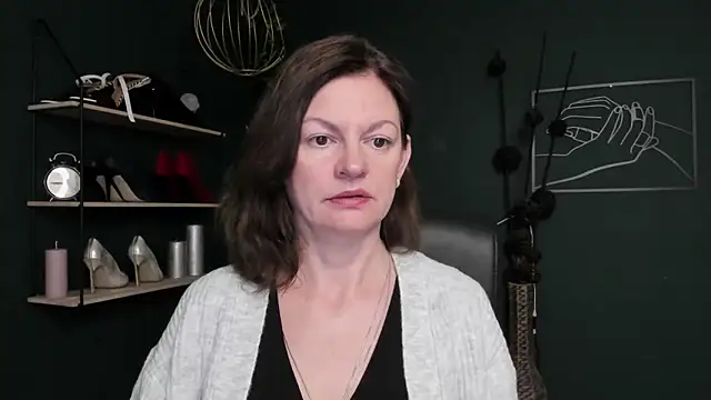 VivianWILD online show from 10/20/25, 06:03