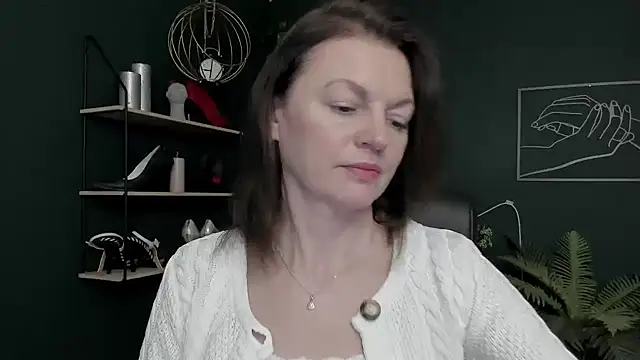 VivianWILD online show from 02/13/26, 07:04