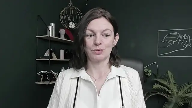 VivianWILD online show from 04/14/26, 06:08