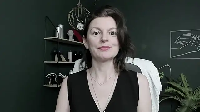 VivianWILD online show from 04/21/26, 05:58