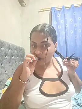 Giselabrunette25 online show from 03/04/26, 09:37