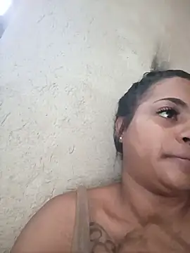 Snapshot of Giselabrunette25 chatting on 05/18/26, 03:29 Giselabrunette25 online show from 05/18/26, 03:29