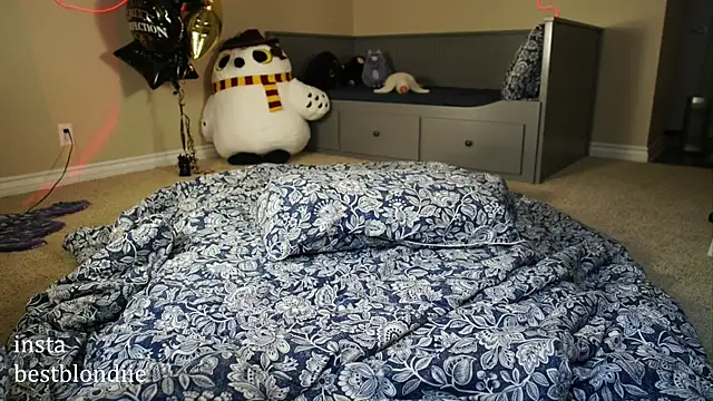 bestblonde online show from 01/31/25, 08:33