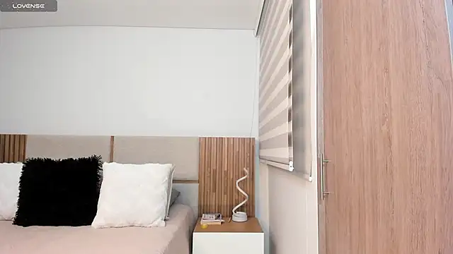 MalejaDiaz  online show from 04/11/26, 04:00