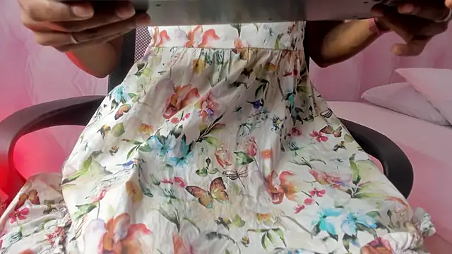 Snapshot of Hilary-banks chatting on 01/31/25, 04:03 Hilary-banks online show from 01/31/25, 04:03