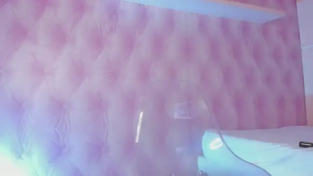 Snapshot of Hilary-banks chatting on 03/16/25, 07:48 Hilary-banks online show from 03/16/25, 07:48