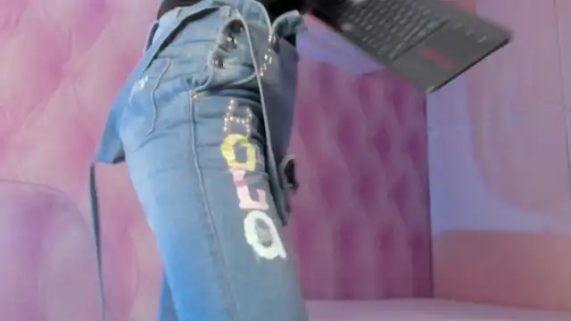 Snapshot of Hilary-banks chatting on 03/20/25, 04:29 Hilary-banks online show from 03/20/25, 04:29