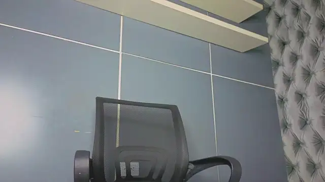 Snapshot of Hilary-banks chatting on 09/26/25, 01:31 Hilary-banks online show from 09/26/25, 01:31