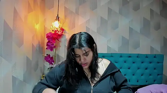 LindaBreeS online show from 02/01/26, 03:54