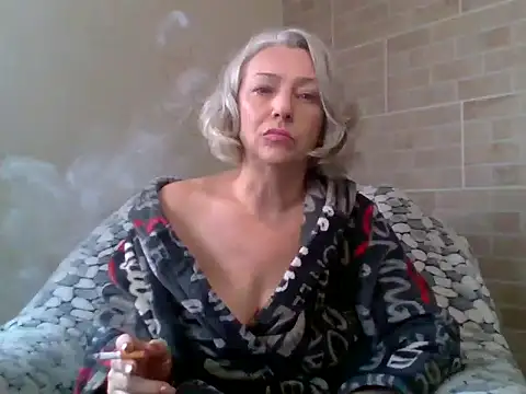 Lorie Carrie online show from 12/15/25, 10:41